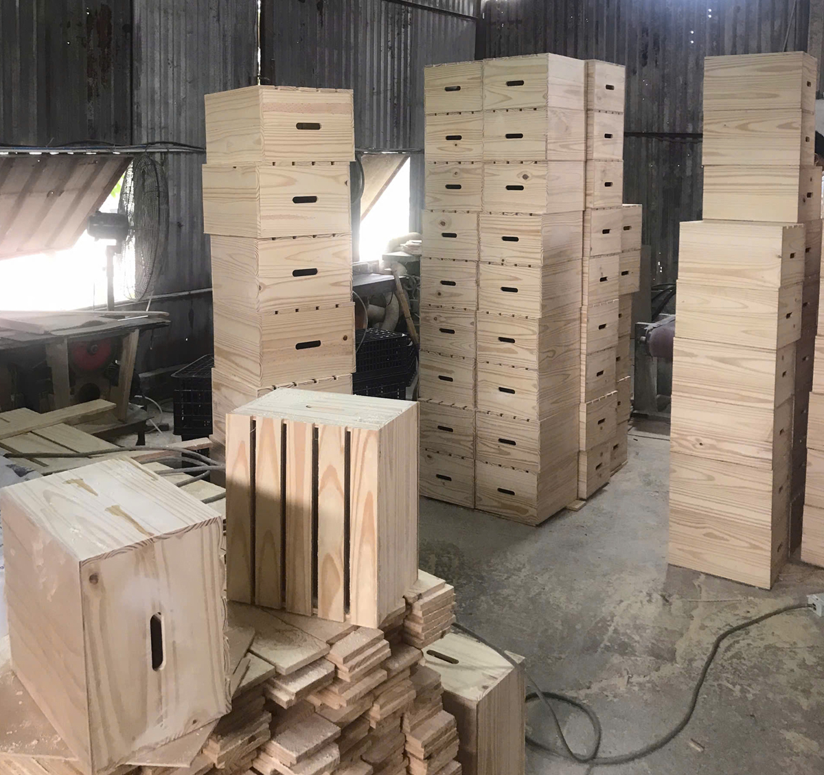 Sản Xuất Đơn Hàng Hộp Rượu