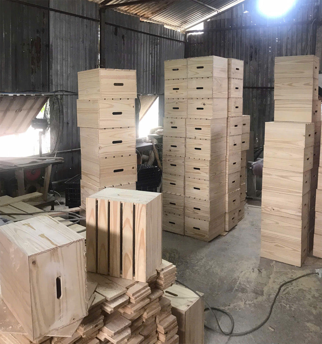 06 Chai: Hộp đựng rượu vang mặt hở, thanh – Tel/zalo: (+84) 0934569516